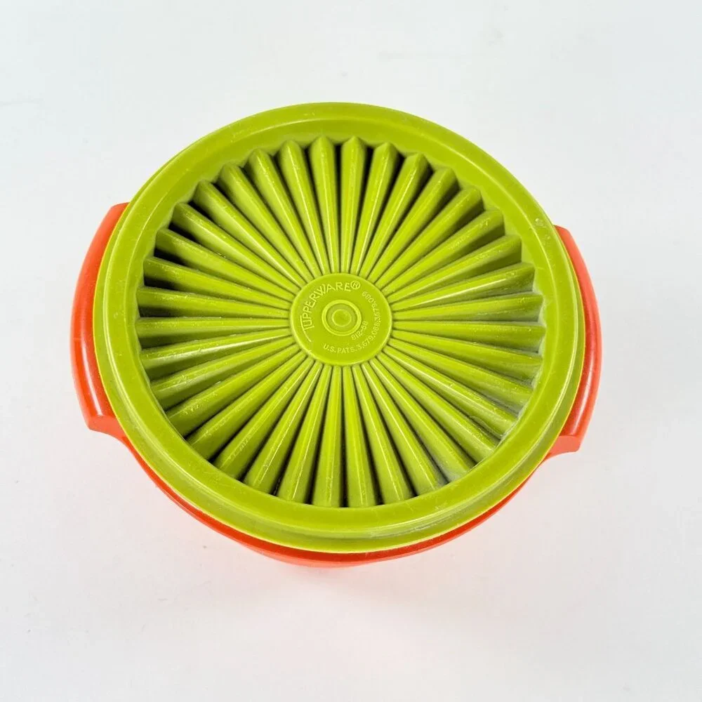 Vintage Tupperware Red Bowl Green Seal Sunburst Lid 886-18 Durable Plastic